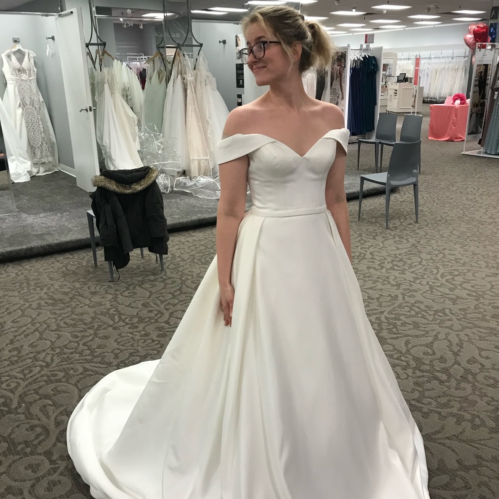 OFF THE SHOULDER SATIN BALL GOWN WEDDING DRESS (WG3979)